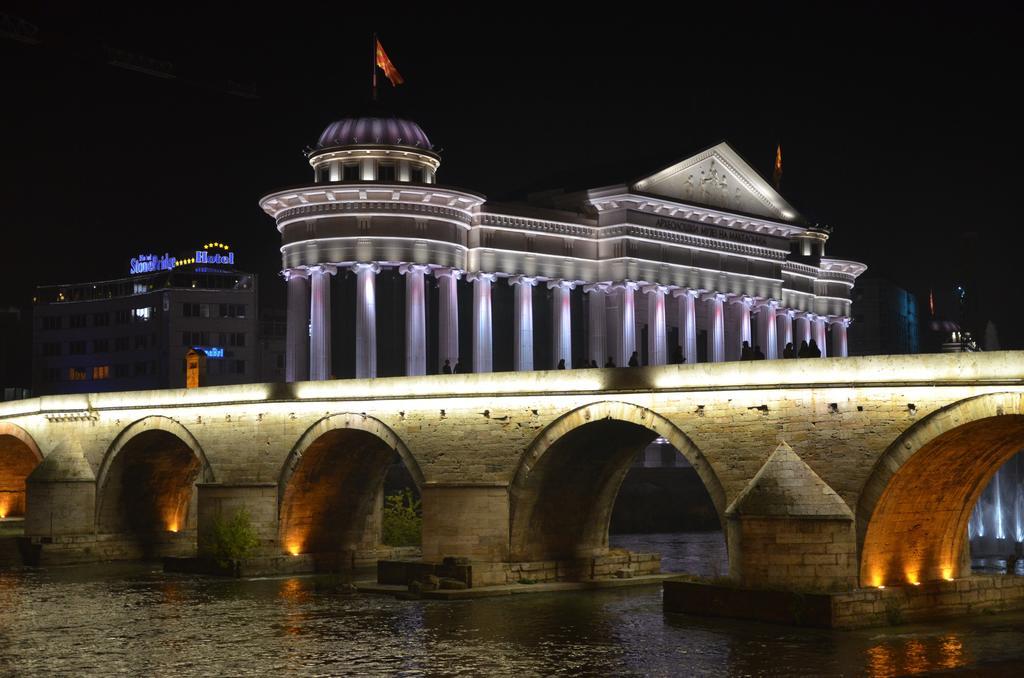 Skopje City Square View ภายนอก รูปภาพ